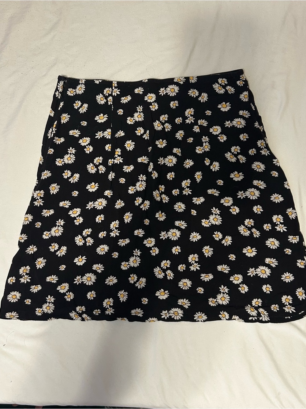 Hollister Black Mini Skirt with White & Yellow Daisy Print - Picture 2 of 3